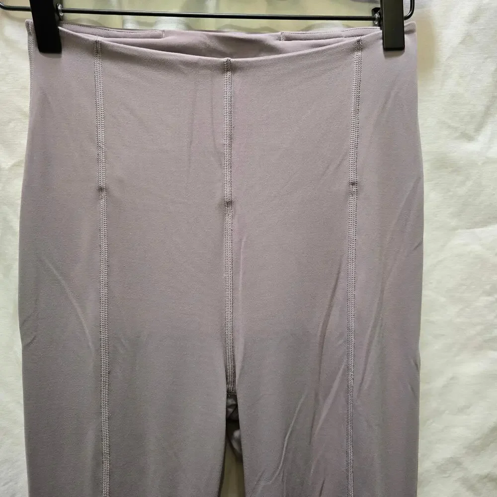 Lululemon‎ In The Groove Flare Pant in Violet Verbena size 4